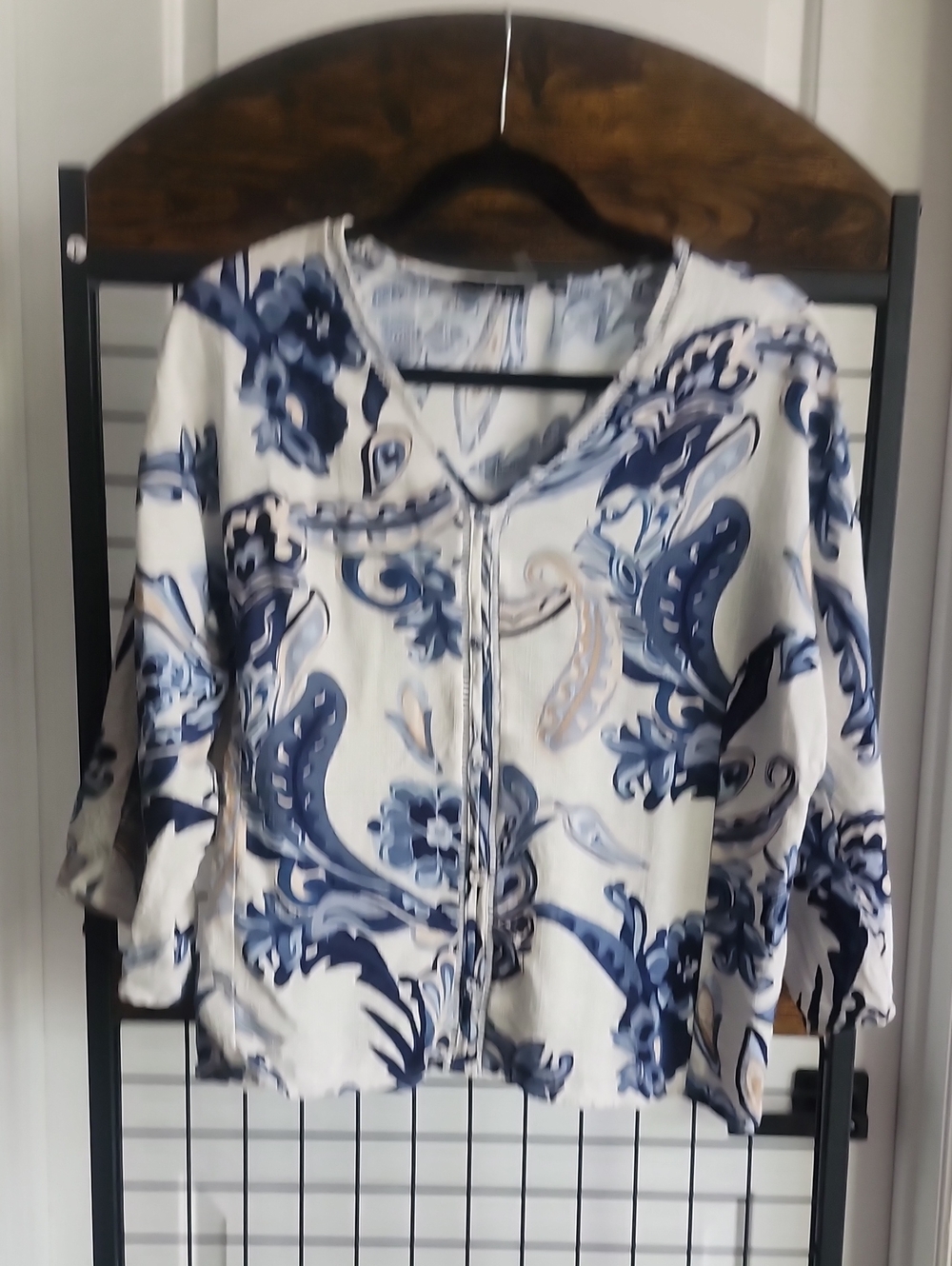 CHARLIE B White Tunic with Blue Floral Print and Front Zip